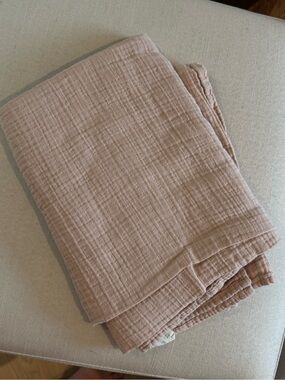 mushie Dusty Rose Baby Muslin pink swaddle